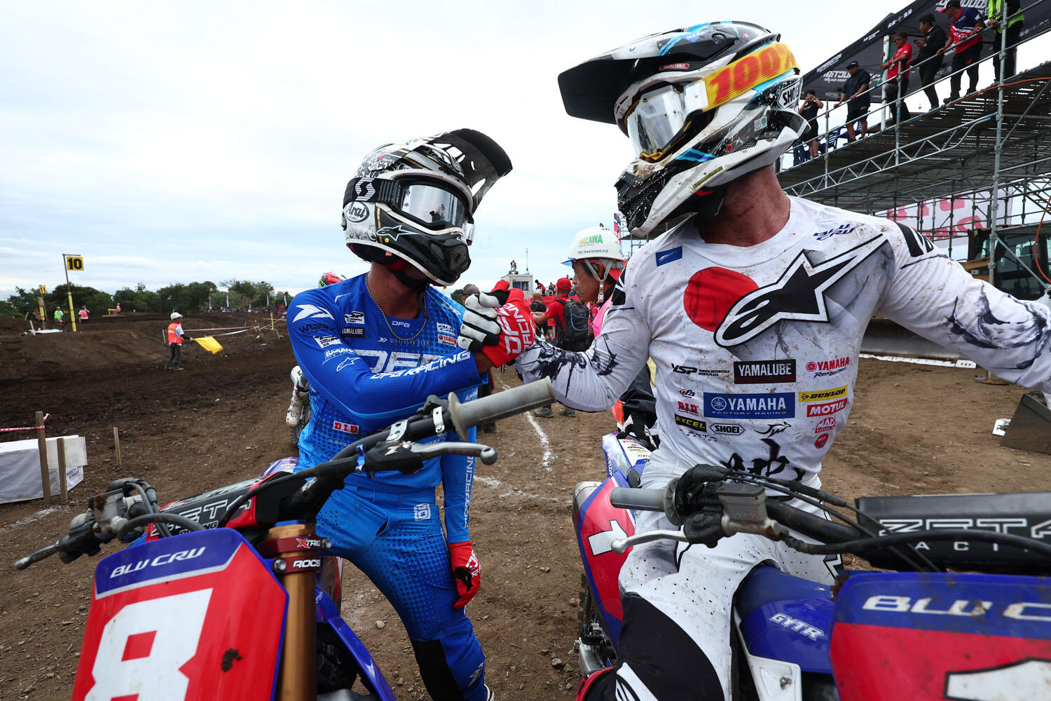 IA1:ヒート1で優勝した#1 ジェイ・ウィルソン(YZ450FM)と2位の#8 ⼤城魁之輔(YZ450F)