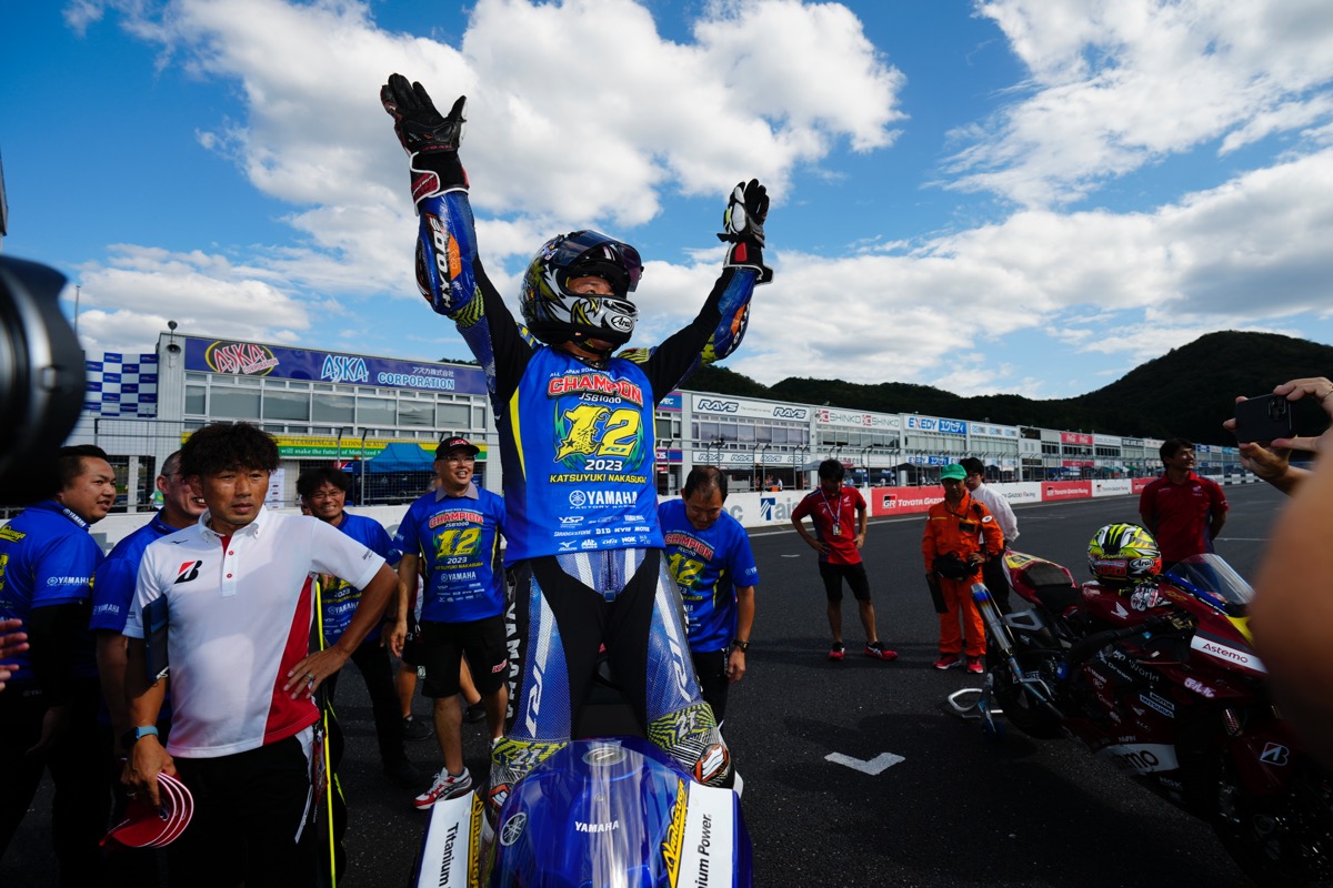 中須賀 克行/YZF-R1 挑戦の軌跡 2023年 2度目の3連覇、12回目のタイトル奪取
