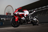 YZF-R1: YAMAHA RACING TEAM