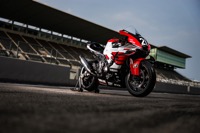 YZF-R1: YAMAHA RACING TEAM