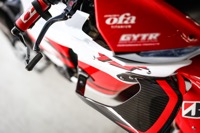 YZF-R1: YAMAHA RACING TEAM