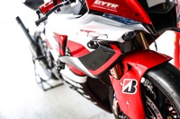 YZF-R1: YAMAHA RACING TEAM