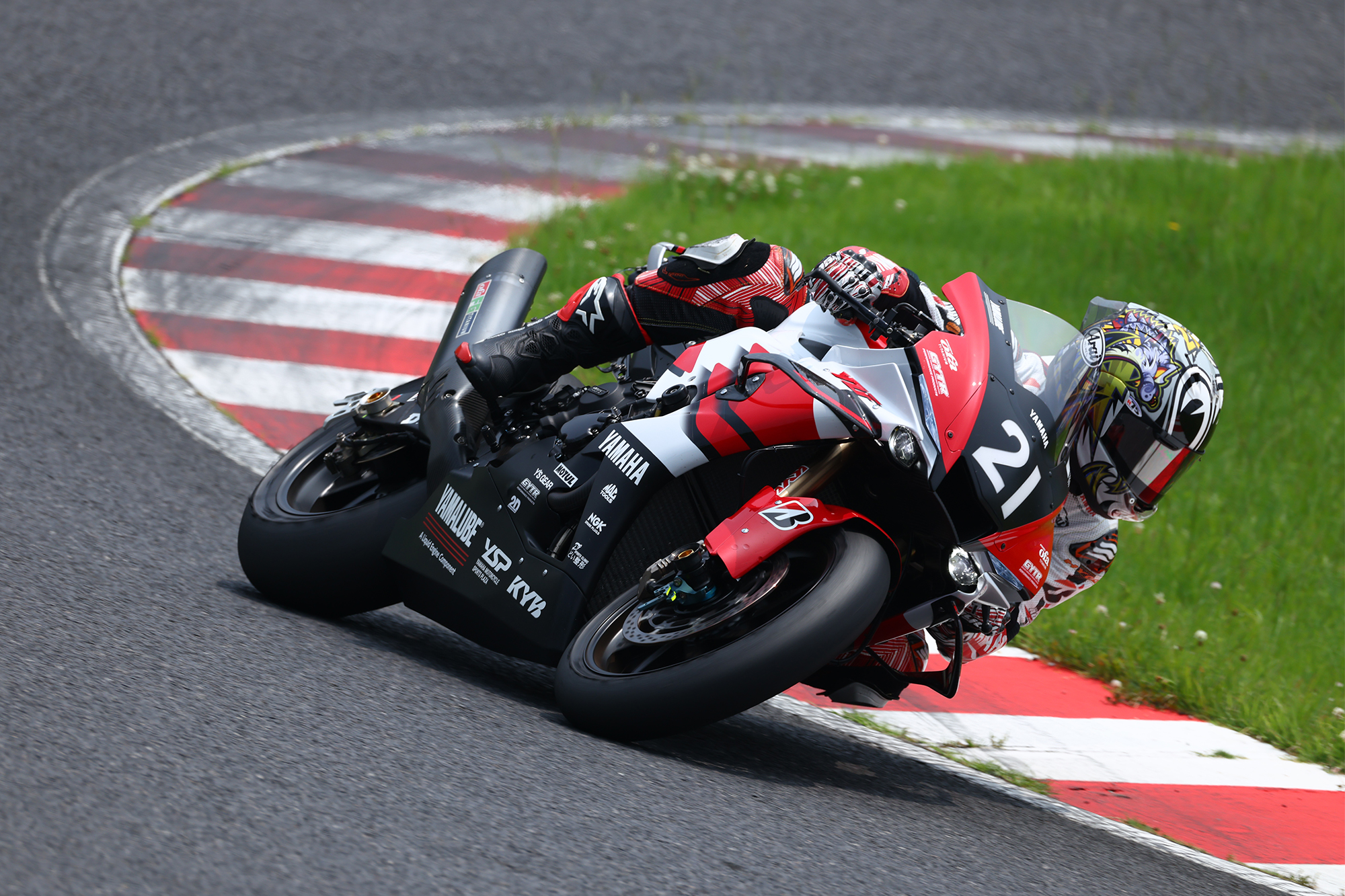 #21 Yamaha Racing Team