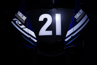 Photos of the Factory-spec YZF-R1 (Gallery)