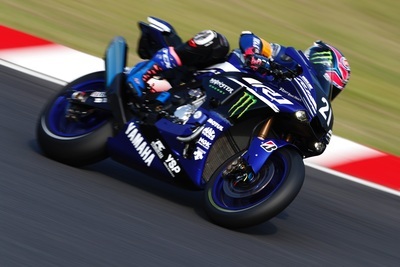 Lowes Scores Provisional Pole for Yamaha Factory Racing in Suzuka